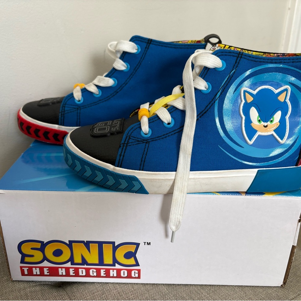 ✨ Sonic the Hedgehog Kids Shoes – Size 3 – Excellent Condition! ✨